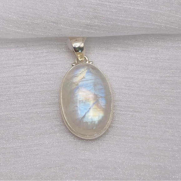 Venus and Vulcan Jewelry - RM1 Rainbow Moonstone Oval S925 Pendant